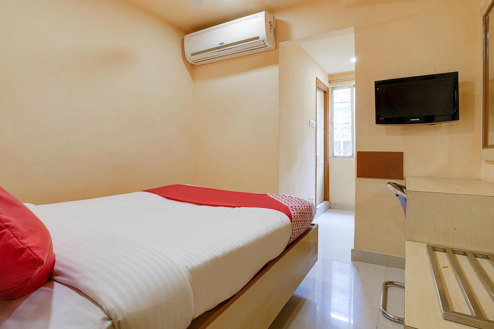 Hotel O Shanta Residency Lodge Sururnagar ภายนอก รูปภาพ