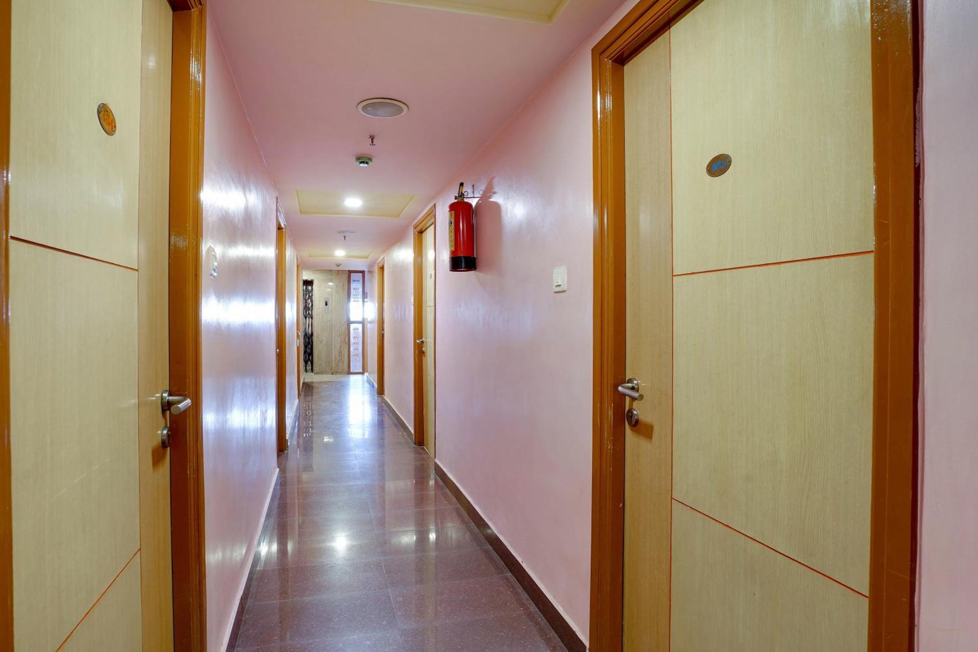 Hotel O Shanta Residency Lodge Sururnagar ภายนอก รูปภาพ