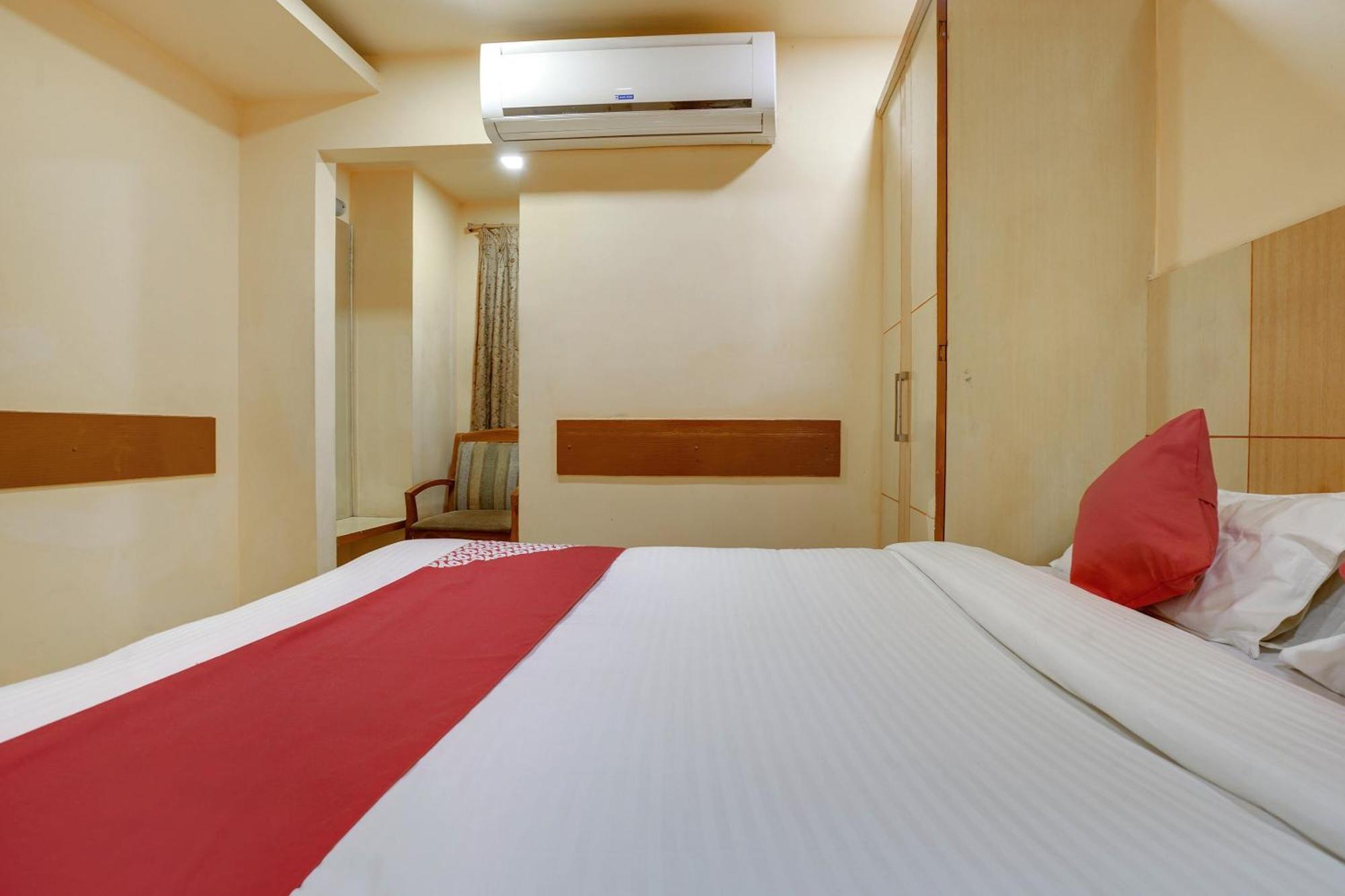 Hotel O Shanta Residency Lodge Sururnagar ภายนอก รูปภาพ