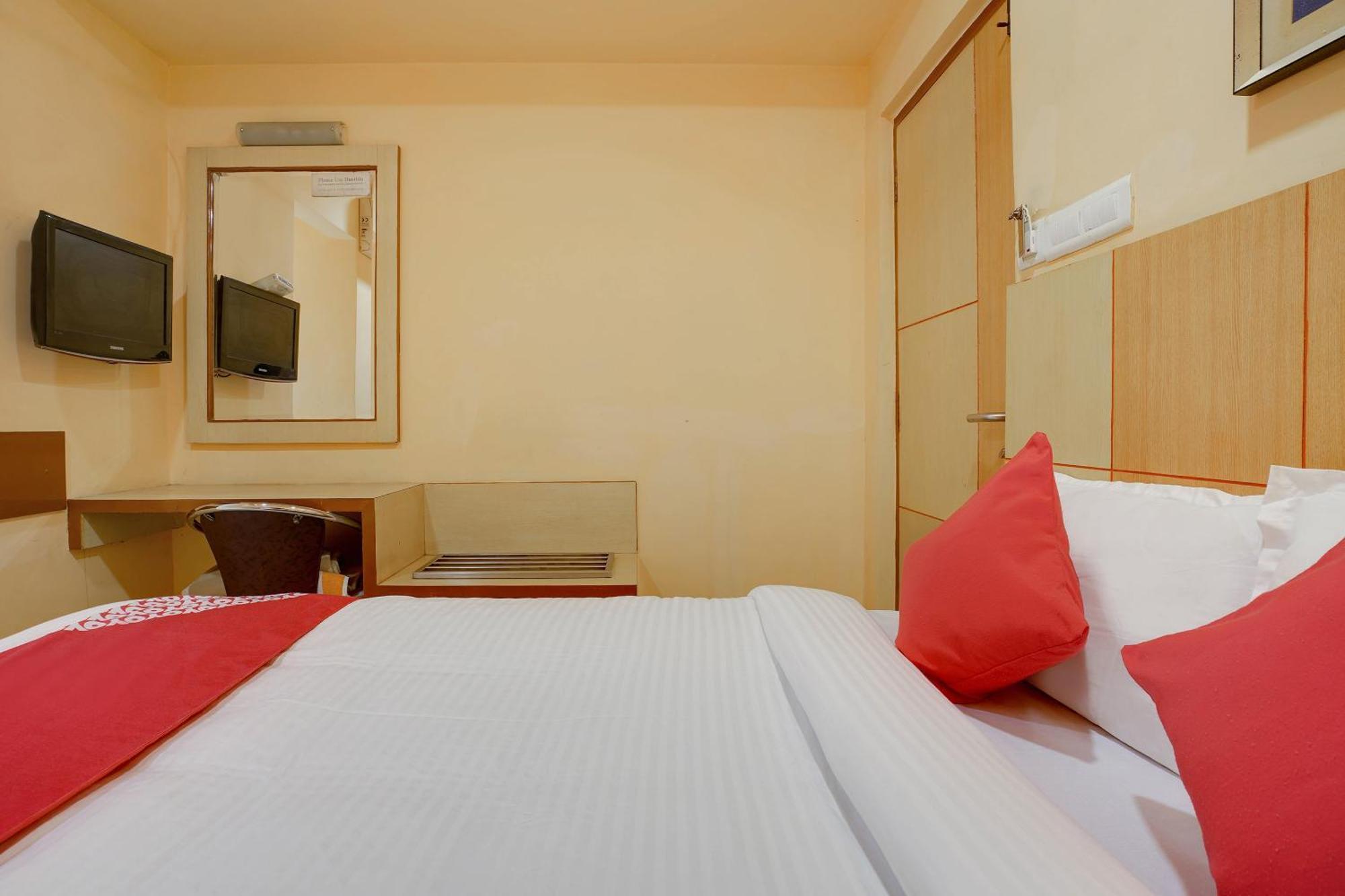 Hotel O Shanta Residency Lodge Sururnagar ภายนอก รูปภาพ