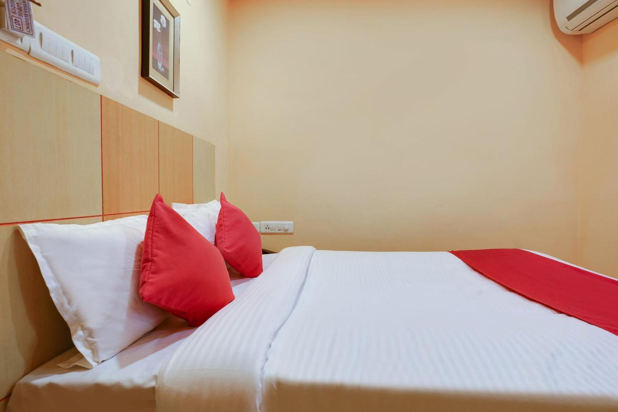 Hotel O Shanta Residency Lodge Sururnagar ภายนอก รูปภาพ